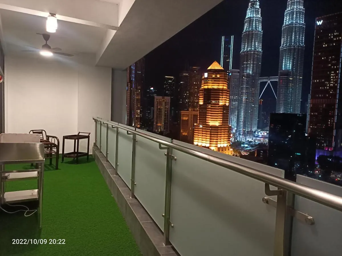 Legasi Kampung Baru Guest House By Rumahrehat 1908Sqft Huge Balcony For Bbq Twin Tower View Kuala Lumpur