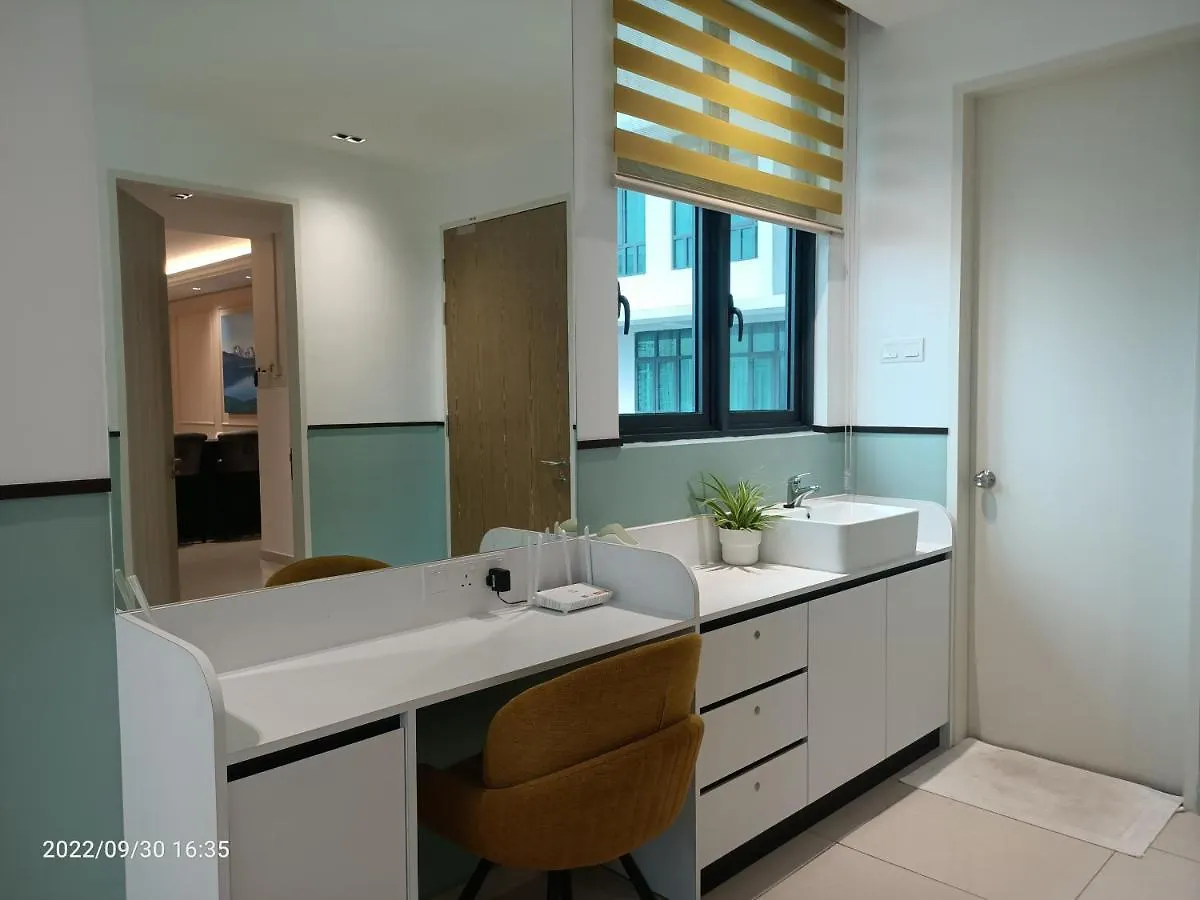 Apartment Legasi Kampung Baru Guest House By Rumahrehat 1908Sqft Huge Balcony For Bbq Twin Tower View Kuala Lumpur
