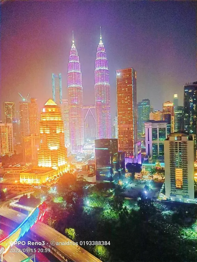 Legasi Kampung Baru Guest House By Rumahrehat 1908Sqft Huge Balcony For Bbq Twin Tower View Kuala Lumpur Malaysia